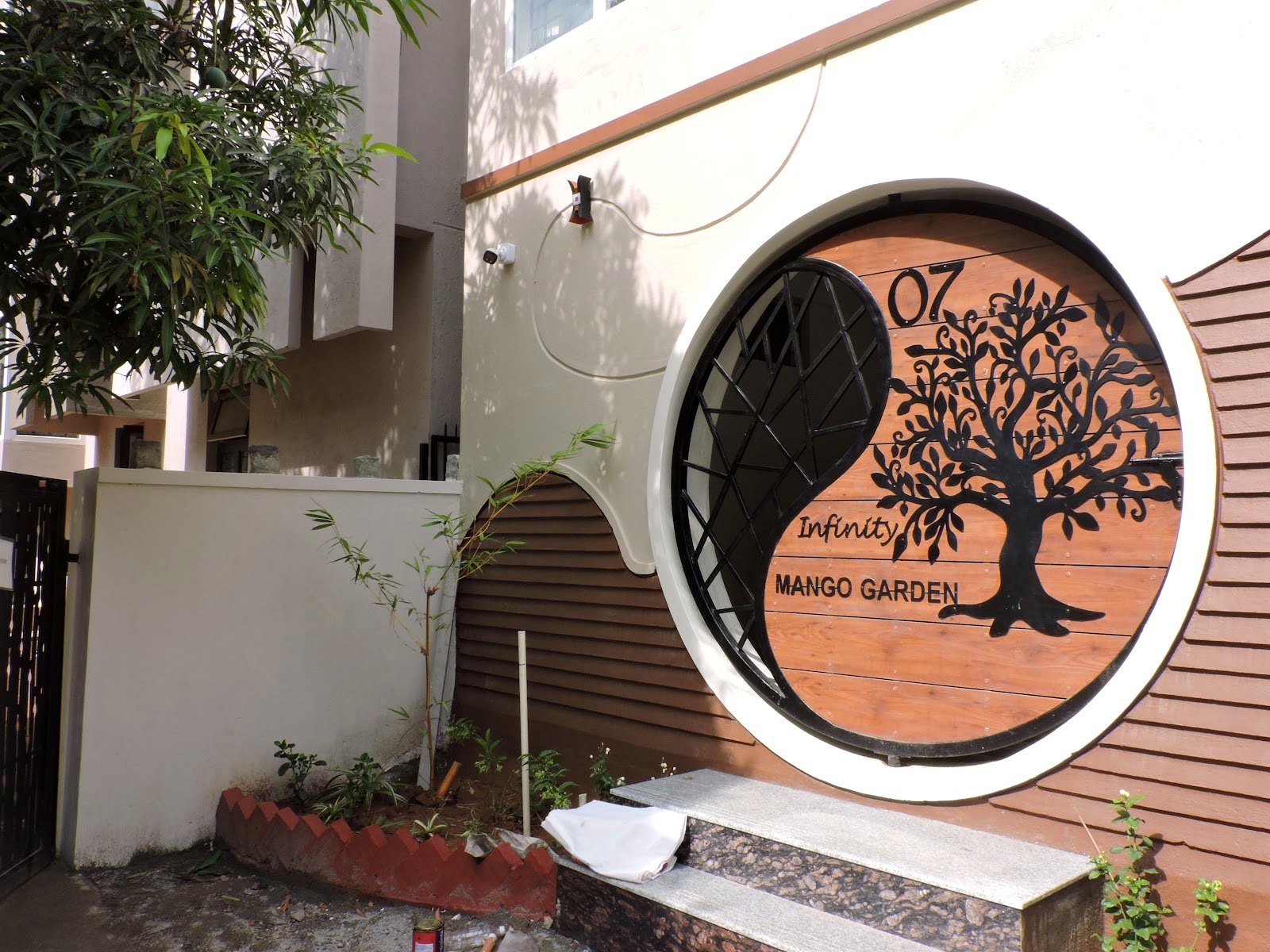 Infinity — ground-floor entrance