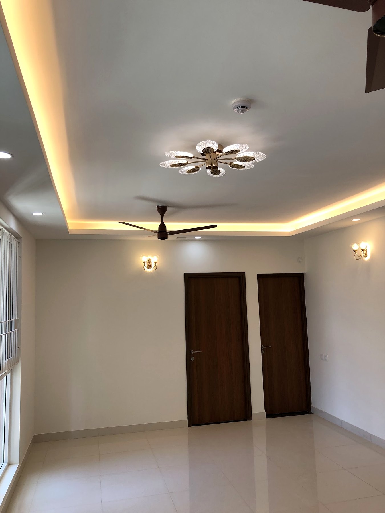 Brigade Utopia (Interiors) C-0815 — photograph 4